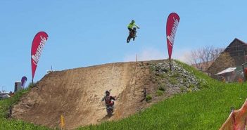 Maxi Ernecker schafft erstmals den Sprung unter die Top 15 im ADAC MX Junior Race