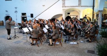 10. Schlosskonzert 2019 mit dem Musikverein Offenhausen