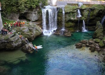 Trotz Badeverbot: Schwerer Badeunfall am Traunfall