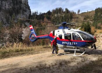 Bergsteiger mit Hubschrauber gerettet