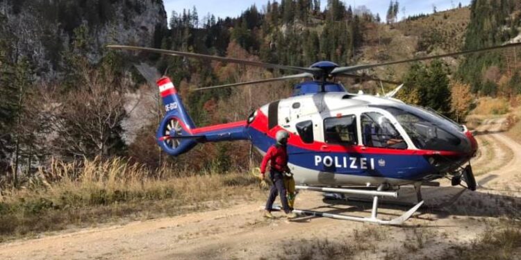 Bergsteiger mit Hubschrauber gerettet