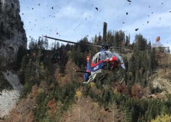 Bergsteiger mit Hubschrauber gerettet