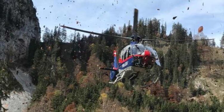 Bergsteiger mit Hubschrauber gerettet