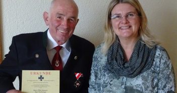 Österreichisches Schwarzes Kreuz für Ohlsdorfer Obmann