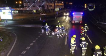 Verkehrsunfall auf Kinokreuzung in Regau