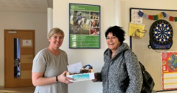 Jugend für Jugend – ein Korb voll Glückwünschen für das SOS Kinderdorf