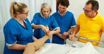 GuKPS Vöcklabruck gibt Antworten auf Fragen zu Gesundheits- und Krankenpflege-Ausbildungen