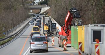 Straßensperre wegen Sanierung der Traunbrücke Nordumfahrung Gmunden