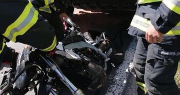 Schwerer Verkehrsunfall in Ohlsdorf: Motorrad von LKW überrollt