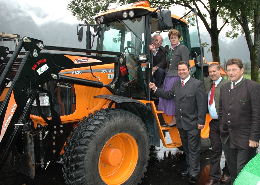Neuer Kommunaltraktor für den Obertrauner Bauhof