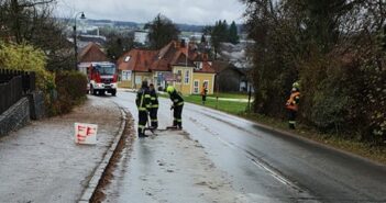 LKW zog 25 Kilometer lange Ölspur