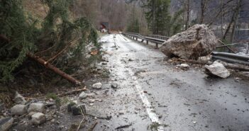 Nach Felssturz am Attersee — Ersatzfahrplan für Regionalbuslinie