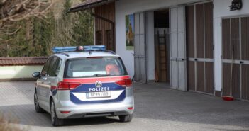 Drei Verletzte bei Brand auf einem Bauernhof in St. Konrad