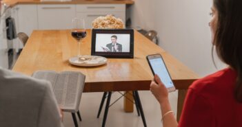Einladung zum Gedenkgottesdienst per Videokonferenz