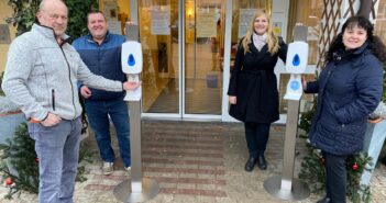 Stabile Desinfektionsständer für das Altenwohnheim Altmünster
