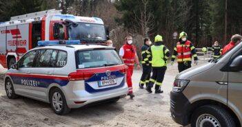 Großeinsatz bei Suchaktion im Bereich des Traunfalls in Roitham