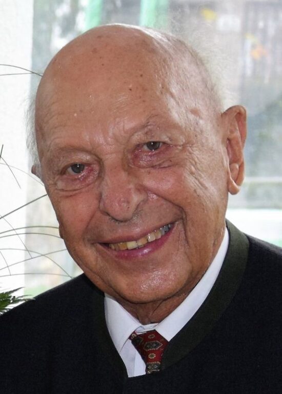 Stern Gruppe Trauert Um Dipl Ing Helmut Neumann Salzi at