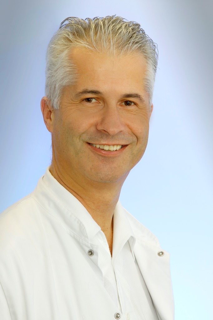 Prim. Dr. Bernhard Baumgartner salzi.at