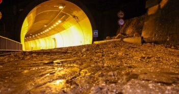 Murenabgang in Traunkirchen: B145 verschüttet