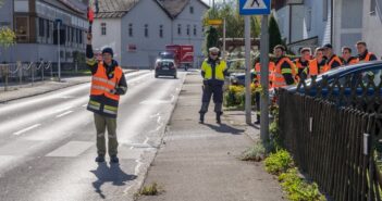 66 neue Verkehrsregler bei der Feuerwehr ausgebildet