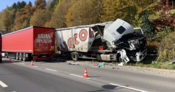 Lkw kollidierte mit Gegenverkehr
