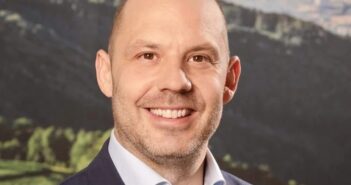 Attersee wählt Rudi Hemetsberger zum ersten Grünen Ortschef in Oberösterreich