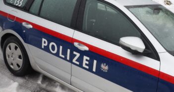 Kanaldeckel entfernt — Polizei sucht Zeugen