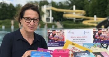 Sommerliche Kooperation von Stadtbücherei und Strandbad Gmunden-Vorlesestunde am 4.Juli im Strandbad Gmunden
