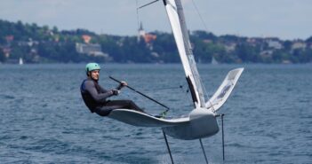 Die Segelsaison 2022 startet mit Michael Schönleitner (UYCAs) als Österreichischer Meister der Int. Moth Class!