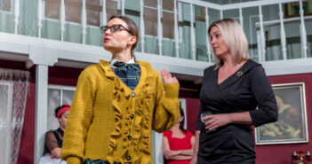 1 Haus, 1 Leiche und 8 Frauen ab 24. Februar 2023 im Treffpunkt Pfarre in Timelkam