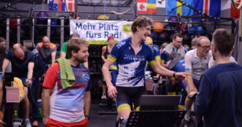 Radeln für den guten Zweck‑4.November 2023 im Delta-Sportpark in Vöcklabruck