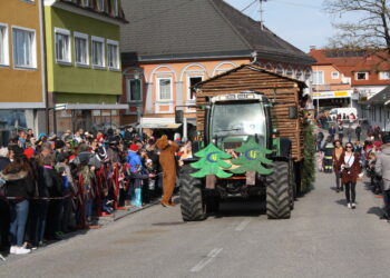 Der „höchste“ Faschingsumzug im Bezirk Vöcklabruck- Fasching in Wolfsegg