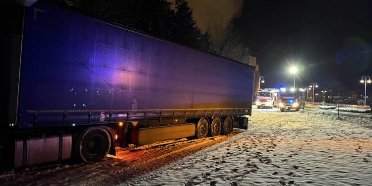 LKW-Fahrer verwechselt Einfahrt