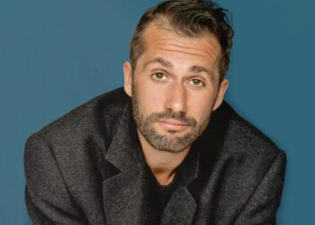 Kulturhauptstadtjahr beginnt in Laakirchen mit Humor!