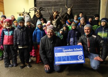 Spende für die Nachwuchsarbeit des ASV Niederthalheim