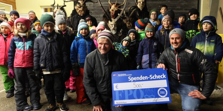 Spende für die Nachwuchsarbeit des ASV Niederthalheim