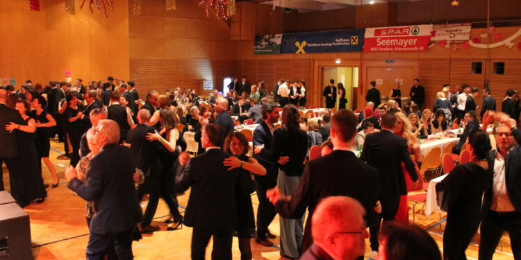 Sehr gelunger Jugendball Timelkam 2024