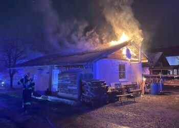 Nächtlicher Garagenbrand in Ohlsdorf frühzeitig entdeckt