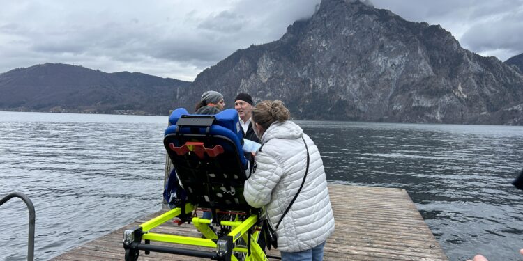 Letzter Wunsch erfüllt in Traunkirchen-Einmal noch an den Traunsee