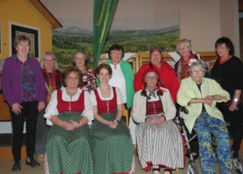 Faschingsveranstaltung im Pfarrsaal Frankenburg durch den Hausruckviertler Mundartkreis