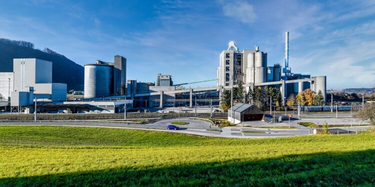 Rohrdorfer startet CO2-Rückgewinnung in Gmundner Zementwerk