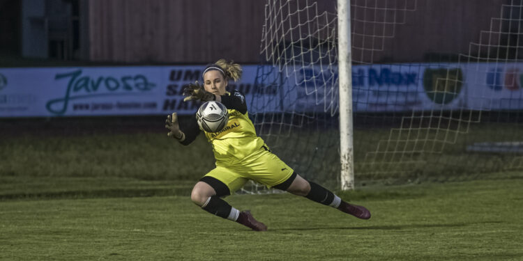 Michaela Zauner-SV Ebensee Nachwuchsspielerin Torfrau bei der SPG Wallern/Krenglbach