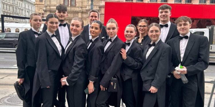 Wiener Opernball 2024–die Tourismusschulen Bad Ischl waren dabei