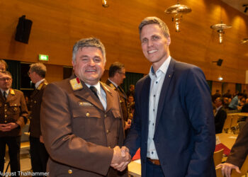 Wolfgang Hufnagl wurde als Bezirksfeuerwehrkommandant bestätigt