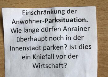 Anonymes Schreiben kursiert an geparkten Autos in Gmunden