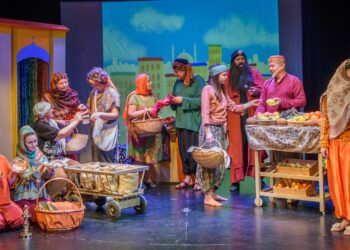 KELLERBÜHNE PUCHHEIM feiert GELUNGENE PREMIERE