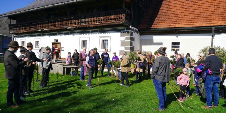 Frühlingsbeginn im Eggerhaus mit Palmweihe