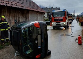 PKW schleuderte in Gegenverkehr