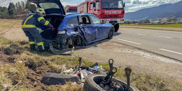 Mehrfacher Schutzengel bei schwerem Verkehrsunfall