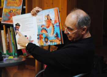 Vorlesestunde mit Wolfgang Schiller in der Stadtbücherei Gmunden